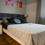 Victus Apartamenty, Kamienica Grottgera